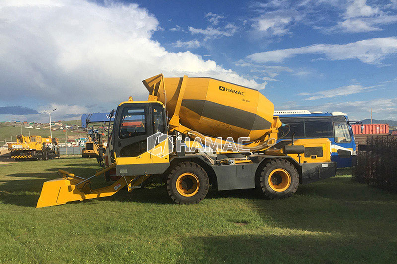 small self loader concrete mixer in HAMAC