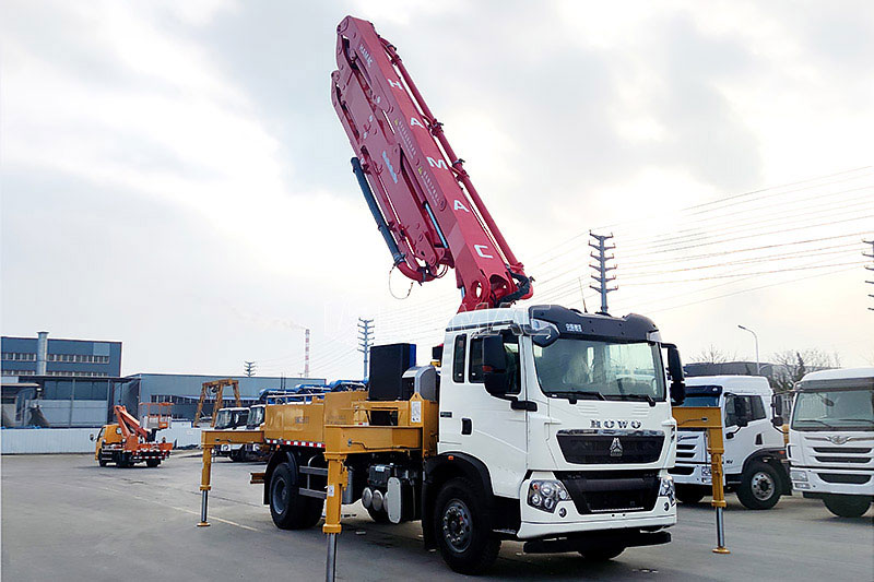 pumpcrete truck